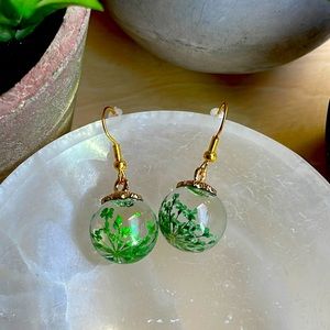 🍀 Earrings ☘️ Floral Flower Feminine Glass Bead Ball Dangle St Patrick Jewelry